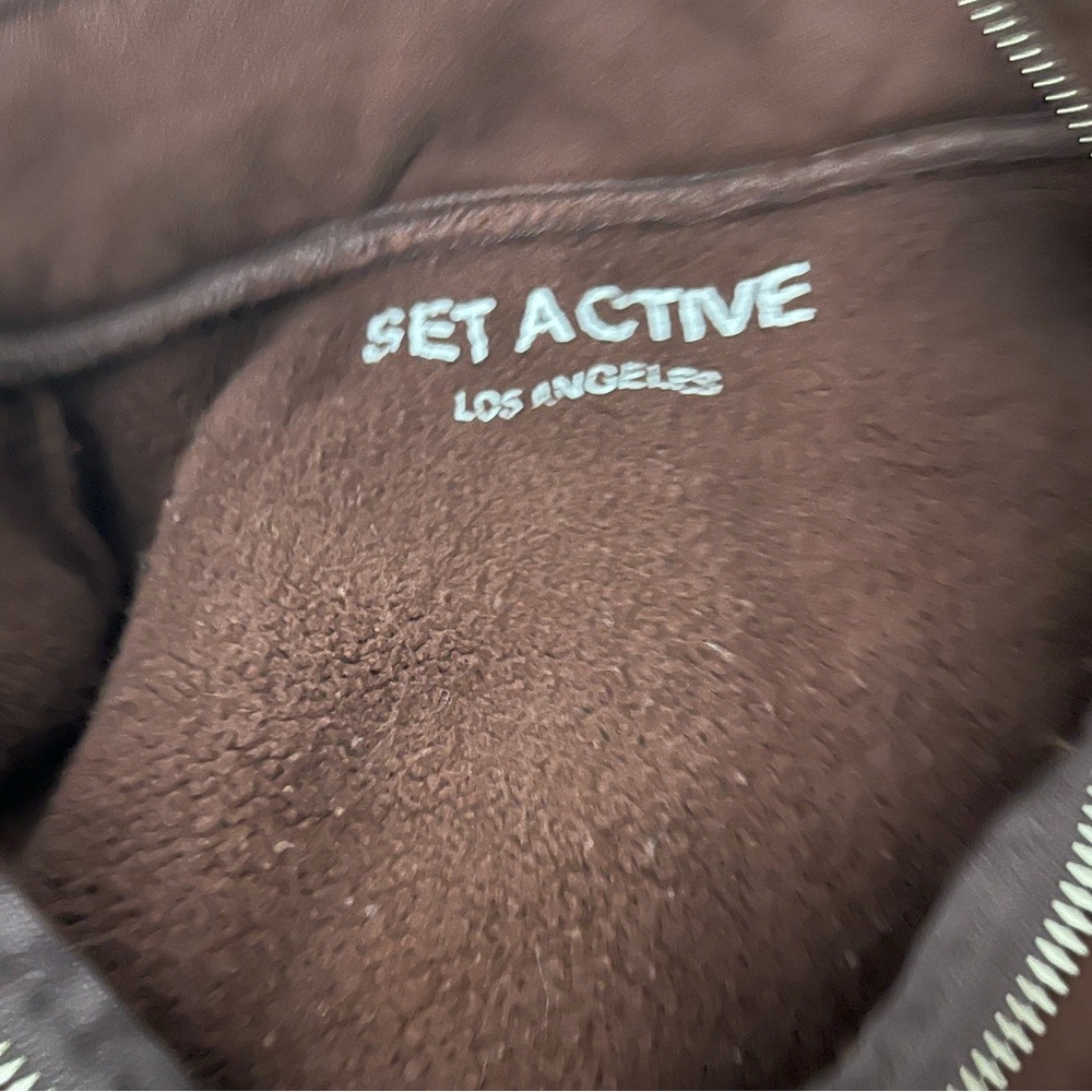 Set Active Quarter Zip - image 2